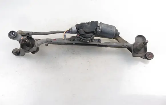 Mazda 5 Front wiper linkage 