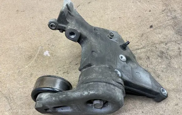 Jaguar XF X250 Engine mounting bracket 9X233K738BA 9X23CB