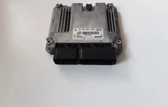 Opel Zafira C Engine control unit/module 55585024