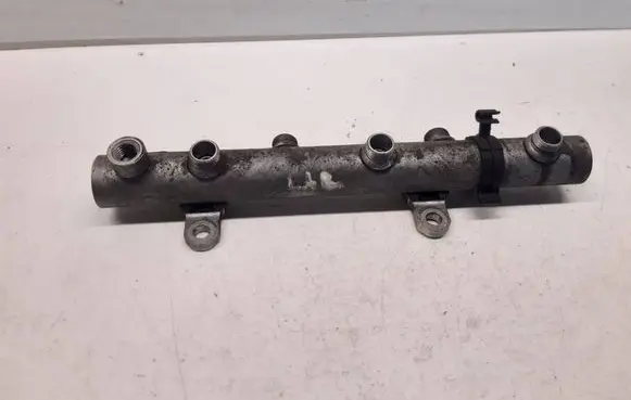 Audi A4 S4 B7 8E 8H Fuel main line pipe 059130090N