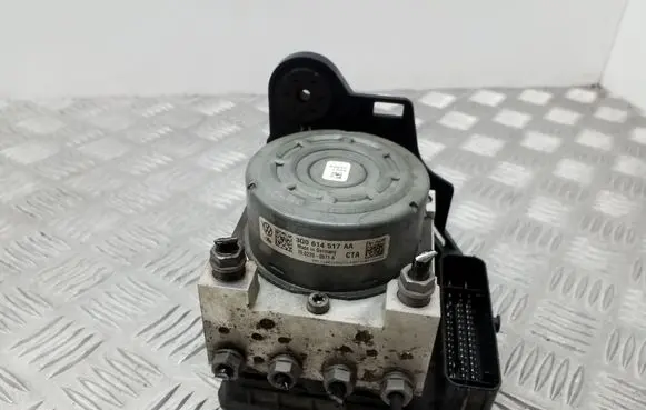Volkswagen PASSAT B8 ABS Pump 3Q0907379AA 3Q0614517AA