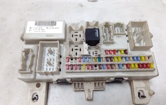 Ford Focus Fuse module 4M5T14A124