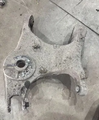 Rear upper control arm/wishbone