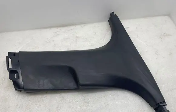 (B) pillar trim (bottom)