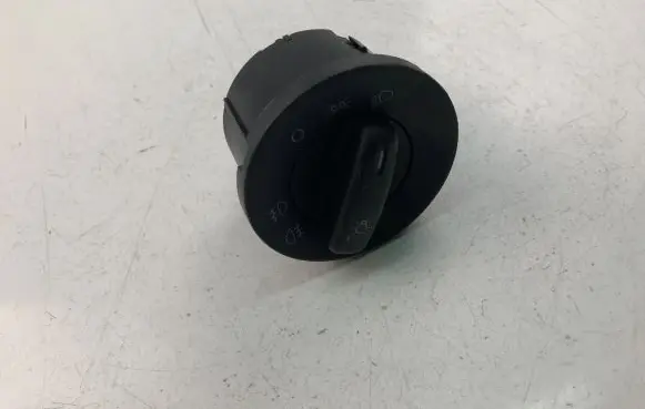 Skoda Octavia Mk2 (1Z) Light switch 1Z0941431C