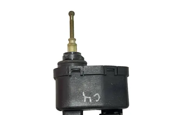 Audi 100 S4 C4 Headlight level adjustment motor 00437545