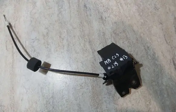 Mercedes-Benz CLS C219 Loading door lock A1717500085
