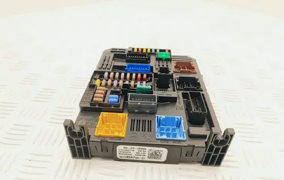 Peugeot 5008 II BSM Control unit 9819854780 0741842719 28550138