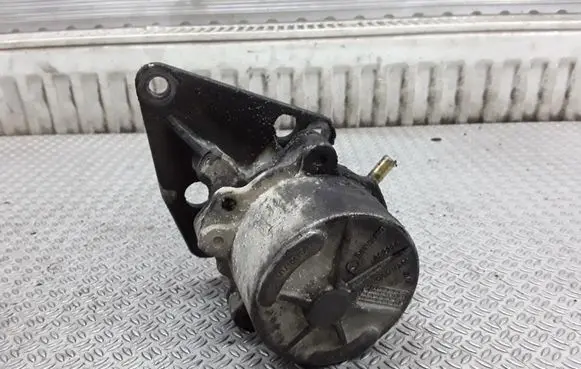 Peugeot Partner Vacuum pump MM101706