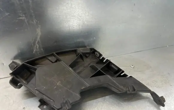 Audi A7 S7 4G Front bumper mounting bracket 4G8807283A