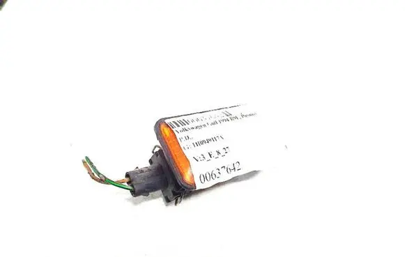 Volkswagen Golf III Front fender indicator light 1H0949117A
