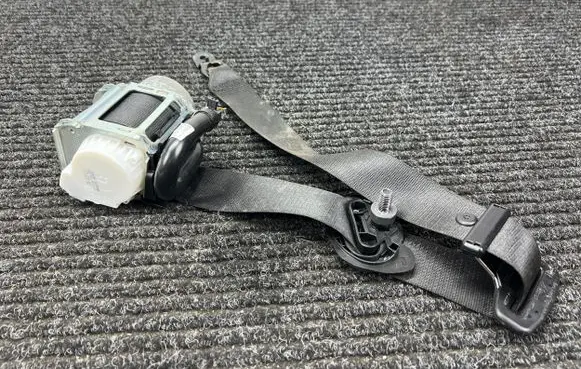 BMW X3 G01 Front seatbelt 7469933 068676
