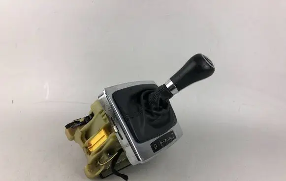 Mercedes-Benz C W204 Gear shifter/selector A2042677524 A2042674988