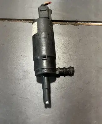 Audi Q7 4L Headlight washer pump 3B7955681 001016