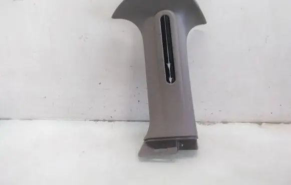 Chrysler Voyager (B) pillar trim (top)