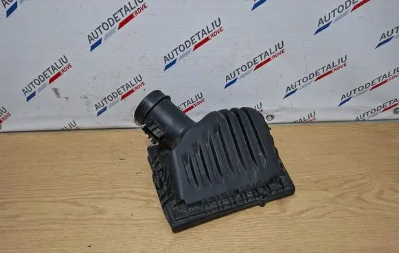 BMW X1 F48 F49 Air filter box cover 7609482