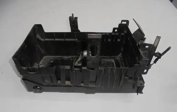 Opel Astra J Battery box tray 13308434