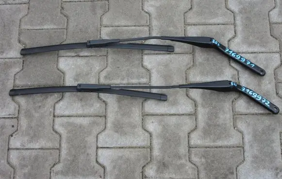 BMW 1 E81 E87 Front wiper blade arm 7169971