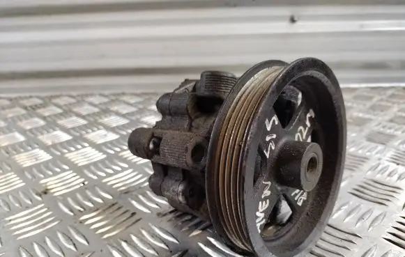 Toyota Avensis T250 Power steering pump