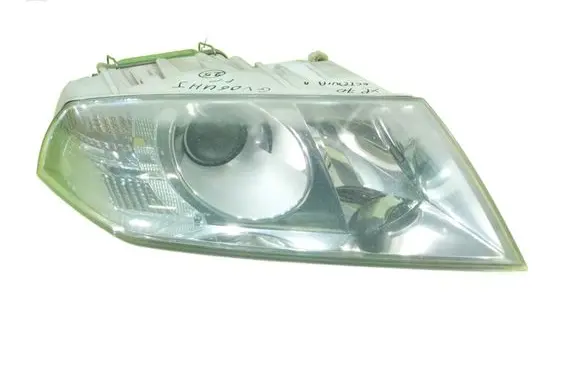 Skoda Octavia Mk2 (1Z) Headlight/headlamp PRZOD