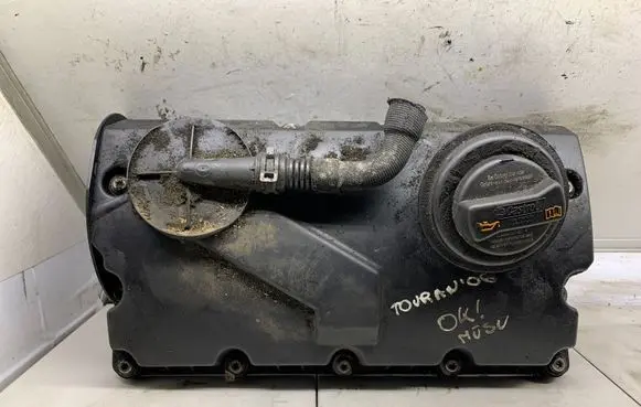 Volkswagen Touran I Rocker cam cover 038103475