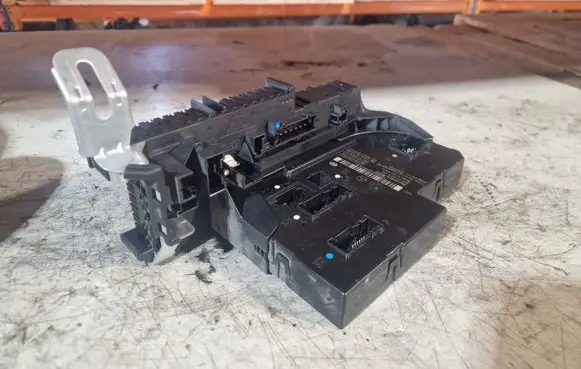 Mercedes-Benz E W212 Fuse module 2129003822