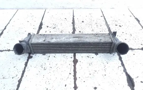BMW 3 E90 E91 Intercooler radiator 7524916