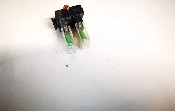 Volkswagen PASSAT B4 Fuse 161937555