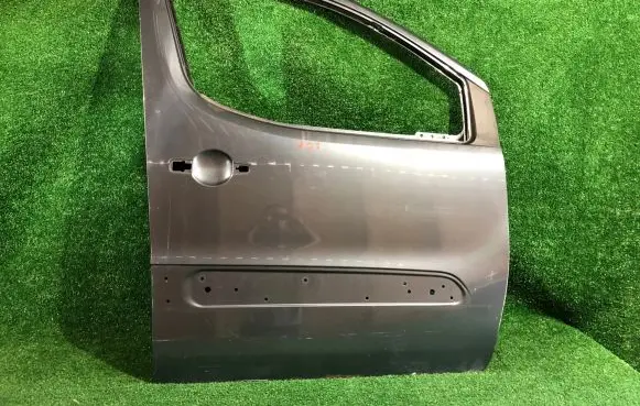 Peugeot Partner Front door