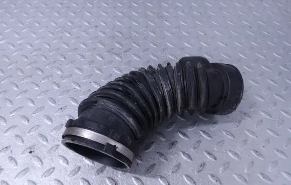Skoda Karoq Turbo air intake inlet pipe/hose 3Q0129656H