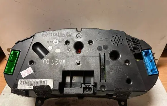 Seat Toledo II (1M) Speedometer (instrument cluster) 1M0919272C