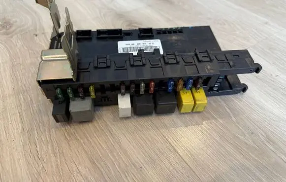 Mercedes-Benz C W203 Fuse box set A2035453301 5DK00848645 2035453301