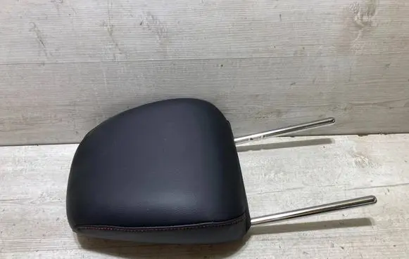 Ford Kuga III Front seat headrest 