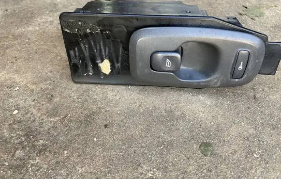 Volvo V70 Electric window control switch