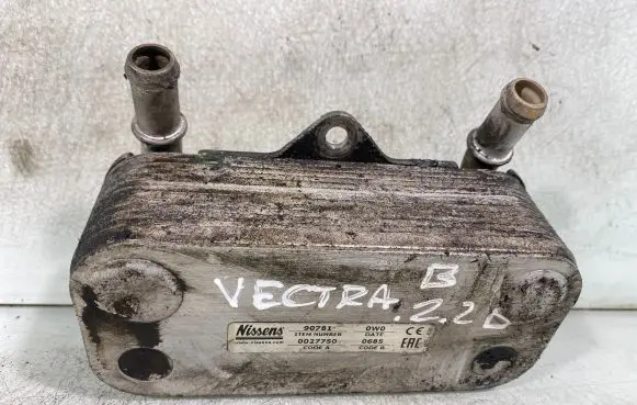 Opel Vectra B Engine oil radiator 90781 0027750