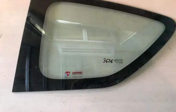Peugeot 107 Rear side window AS2