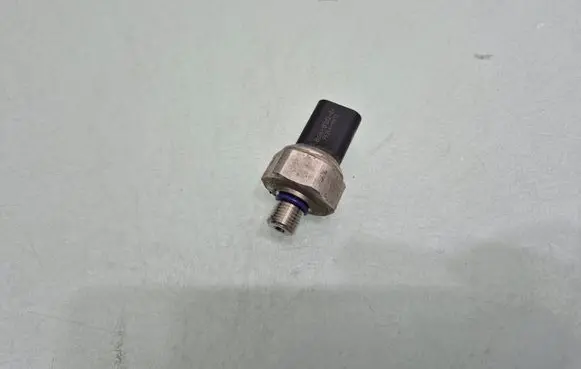 Ford Focus Fuel pressure sensor BU5A9F972BA