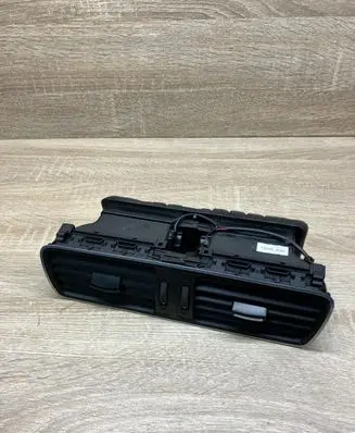 Volkswagen PASSAT CC Dash center air vent grill 3AB819728A