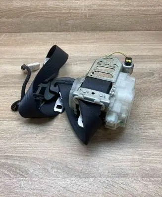 Toyota Camry Rear seatbelt 52844D 53124P