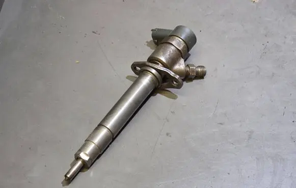 Volvo XC70 Fuel injector 8658352 0445110078