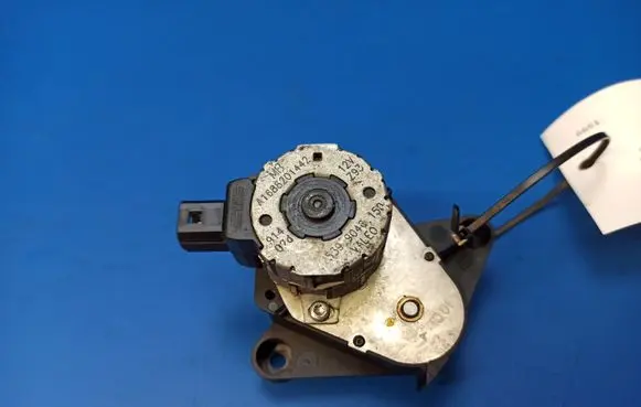 Mercedes-Benz A W168 A/C air flow flap actuator/motor A1688201442