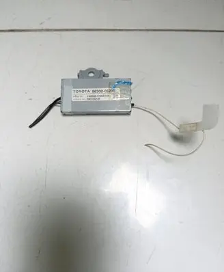 Toyota Avensis T270 Antenna control unit 8630005230 14600051800101 SK500246