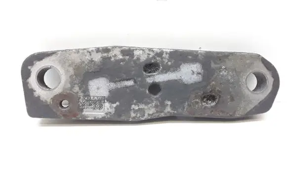 Volvo XC90 Engine mount bracket 30665956