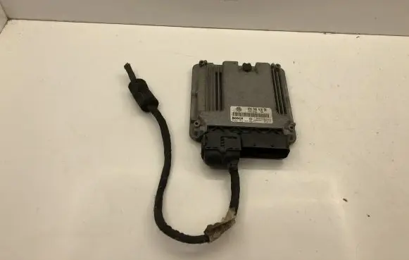 Volkswagen Touran I Engine control unit/module 03G906016