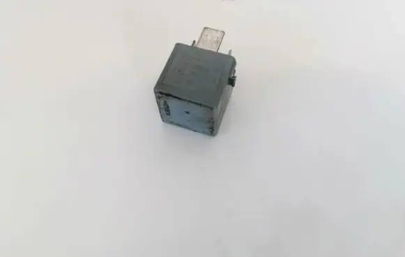 Mercedes-Benz ML W164 Other relay a0025422619 v23134-j52-x361