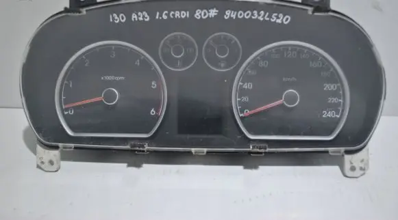 Hyundai i30 Speedometer (instrument cluster) 940032L520