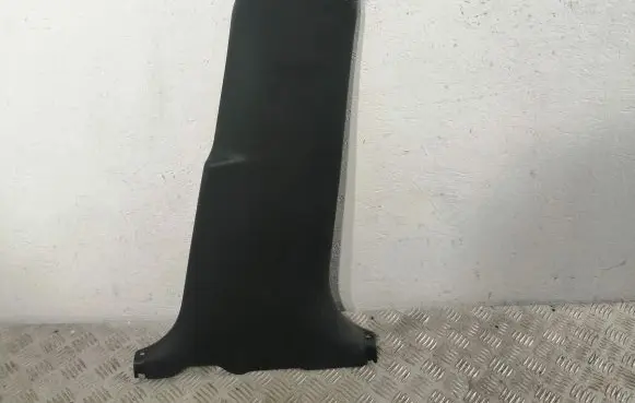 Toyota Avensis T270 (B) pillar trim (bottom) 6241305040C0 6241305040