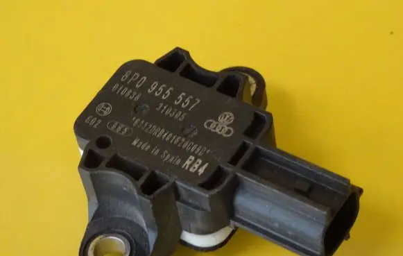 Audi A4 S4 B6 8E 8H Airbag deployment crash/impact sensor 8P0955557