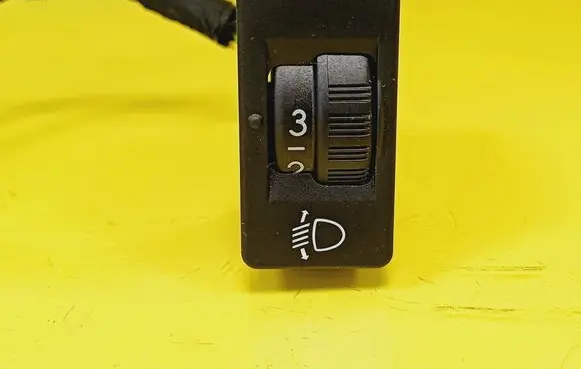 Peugeot 207 Headlight level height control switch 96384422XT