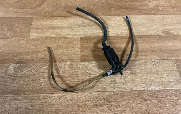 Nissan Primera Headlight washer pump 30097